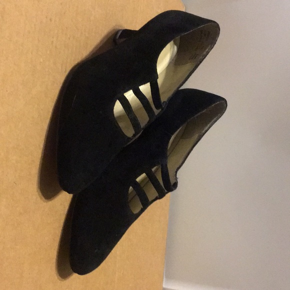 Carriage Court Black Dress Shoes - Picture 2 of 2